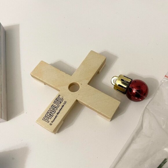 Peanuts A Book And Tree Kit 50 Years Holiday Ornament Miniature Tree - Picture 10 of 16